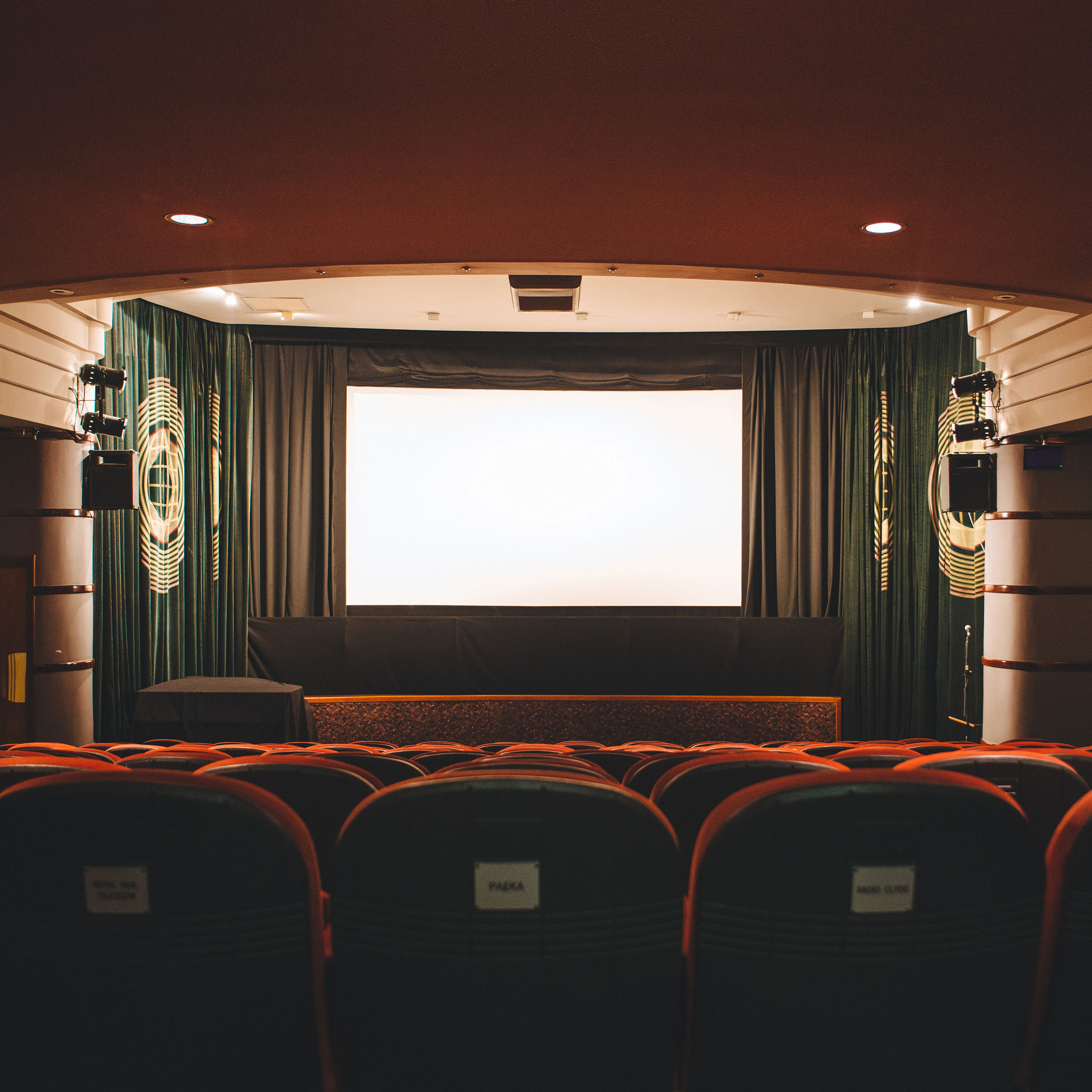 Descriptive alt text